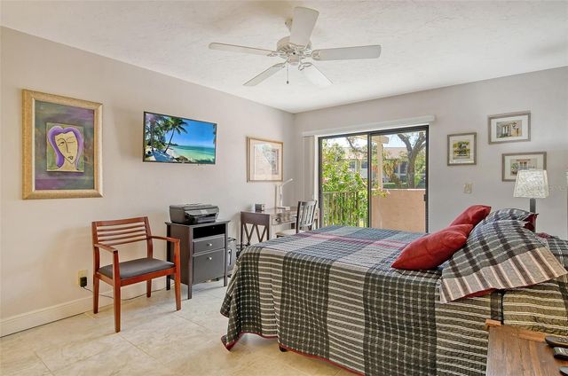 5230 LANDINGS BOULEVARD 101, Sarasota, FL 34231