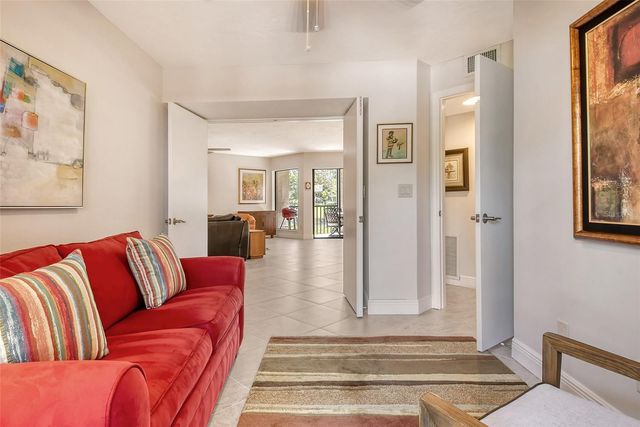 5230 LANDINGS BOULEVARD 101, Sarasota, FL 34231