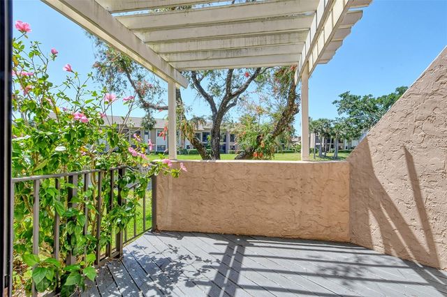 5230 LANDINGS BOULEVARD 101, Sarasota, FL 34231