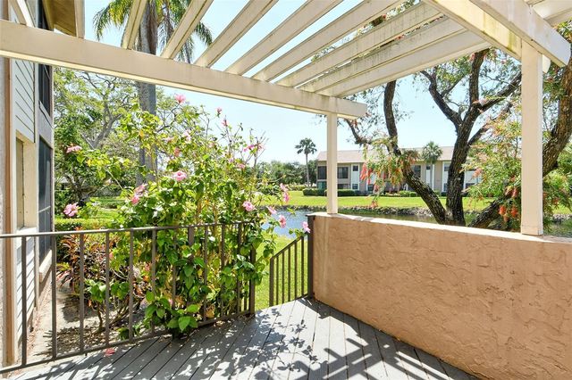 5230 LANDINGS BOULEVARD 101, Sarasota, FL 34231