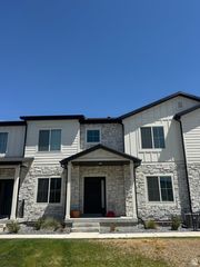 515 W CAROLES WAY WAY #123, Tooele, UT 84074