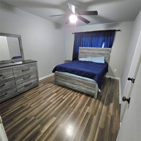 1805 N 5th Street, Baytown, TX 77520