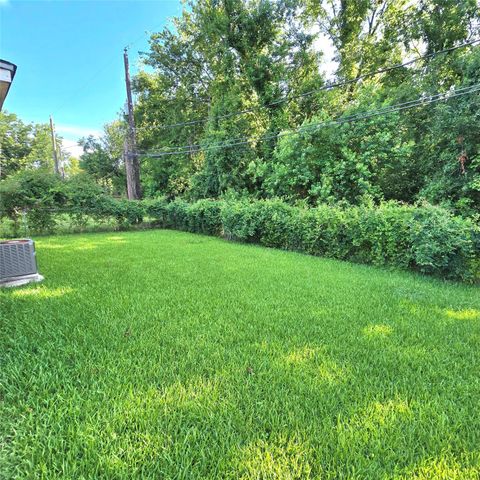 1805 N 5th Street, Baytown, TX 77520