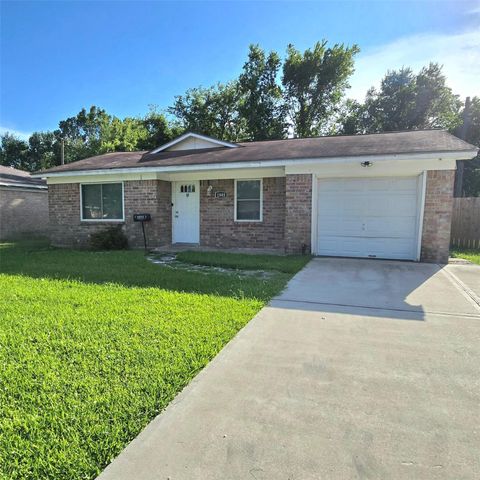 1805 N 5th Street, Baytown, TX 77520
