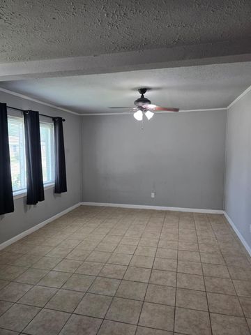 1805 N 5th Street, Baytown, TX 77520