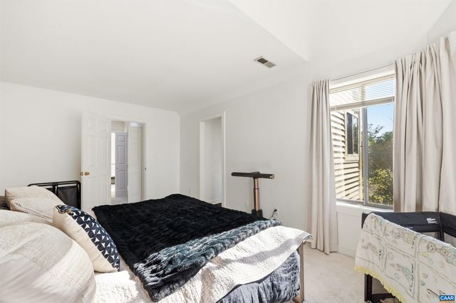 1241 CHATHAM RDG, Charlottesville, VA 22901