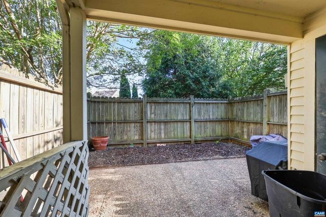 1241 CHATHAM RDG, Charlottesville, VA 22901
