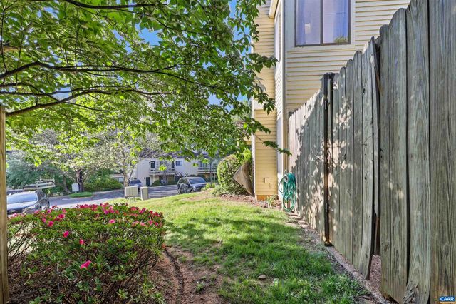1241 CHATHAM RDG, Charlottesville, VA 22901