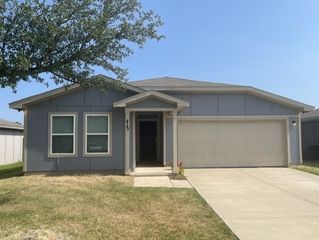 413 E Hull Street, Denison, TX 75020