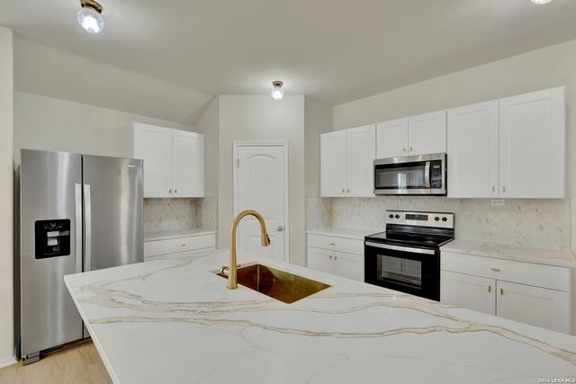 800 Bahia, Seguin, TX 78155