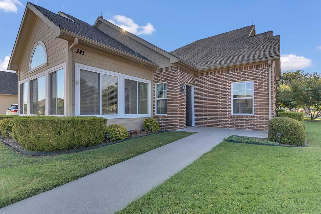 2601 Marsh Lane 241, Plano, TX 75093