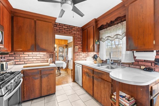 995 North Street, Tewksbury, MA 01876