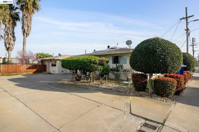 1384 Berry Ln, Brentwood, CA 94513