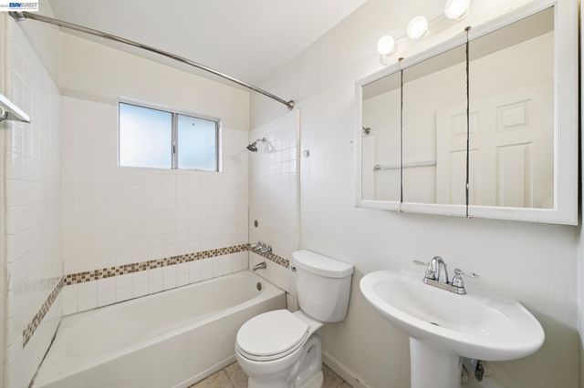 1384 Berry Ln, Brentwood, CA 94513