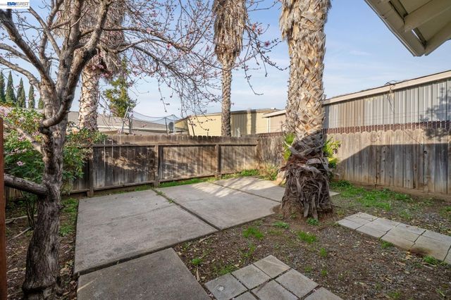 1384 Berry Ln, Brentwood, CA 94513