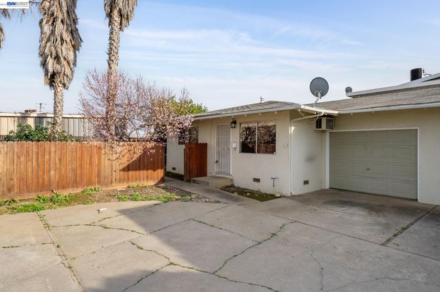 1384 Berry Ln, Brentwood, CA 94513