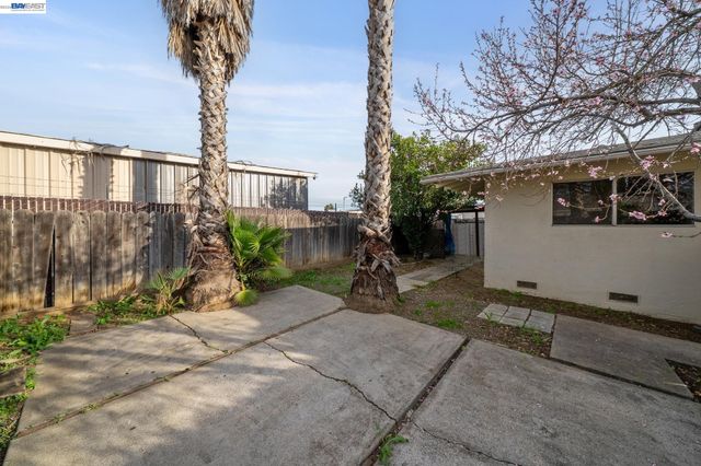 1384 Berry Ln, Brentwood, CA 94513