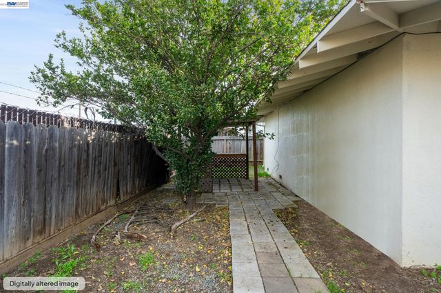 1384 Berry Ln, Brentwood, CA 94513