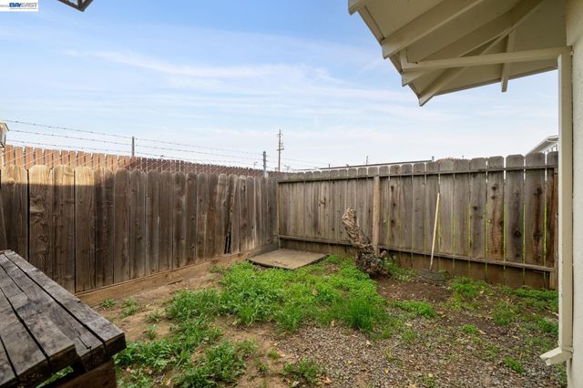 1384 Berry Ln, Brentwood, CA 94513