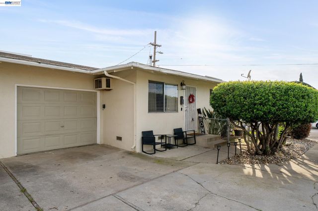 1384 Berry Ln, Brentwood, CA 94513