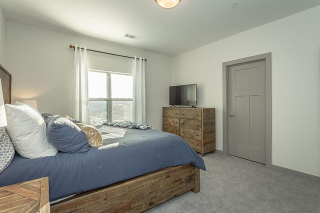 804 Riverfront Parkway 409, Chattanooga, TN 37402