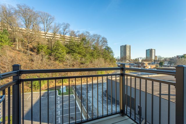 804 Riverfront Parkway 409, Chattanooga, TN 37402