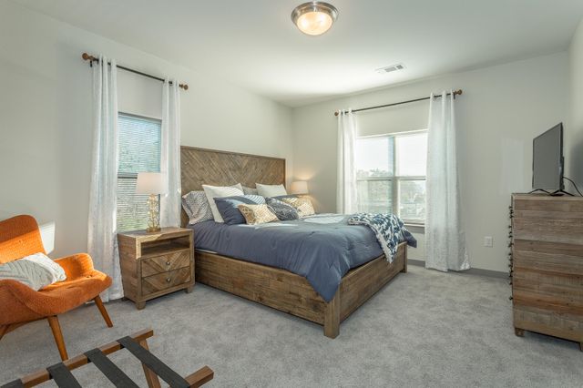 804 Riverfront Parkway 409, Chattanooga, TN 37402