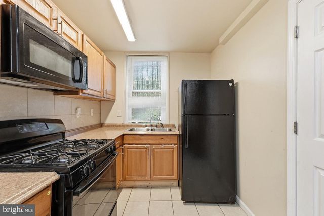 4814 DEANWOOD DR, Capitol Heights, MD 20743