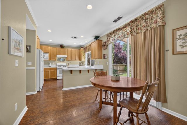 4111 Blossomwood Ct, Rocklin, CA 95677