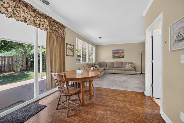 4111 Blossomwood Ct, Rocklin, CA 95677
