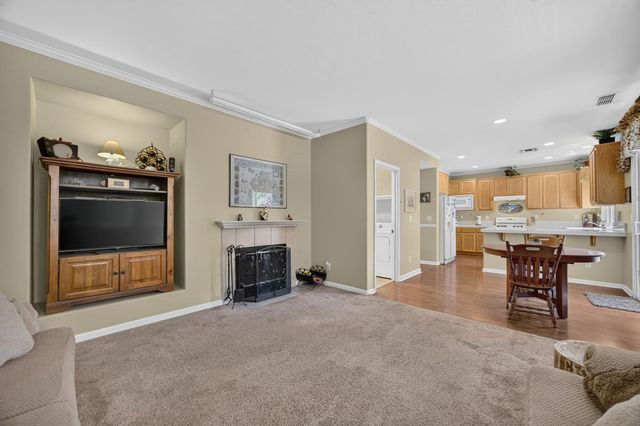 4111 Blossomwood Ct, Rocklin, CA 95677
