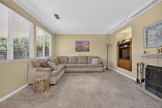 4111 Blossomwood Ct, Rocklin, CA 95677