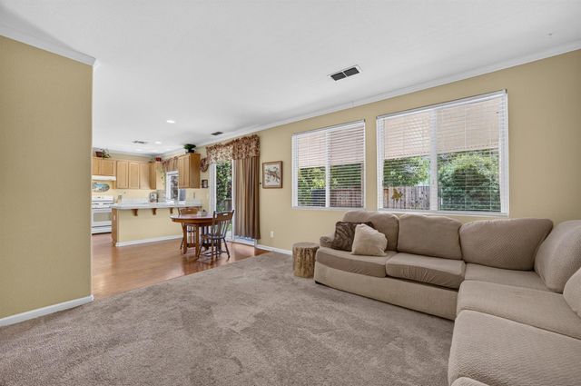 4111 Blossomwood Ct, Rocklin, CA 95677