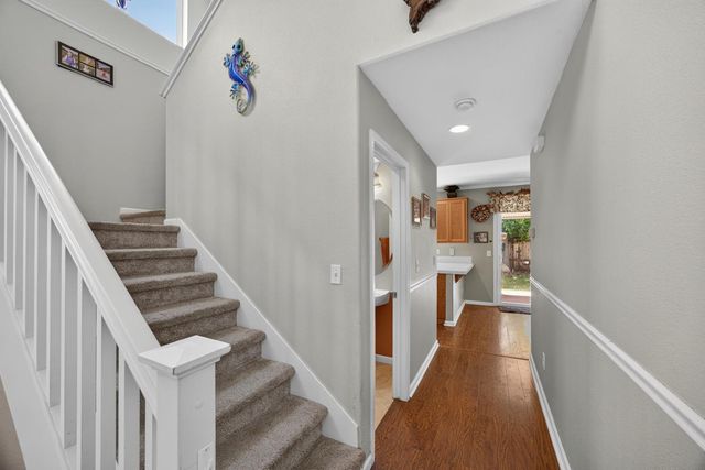 4111 Blossomwood Ct, Rocklin, CA 95677