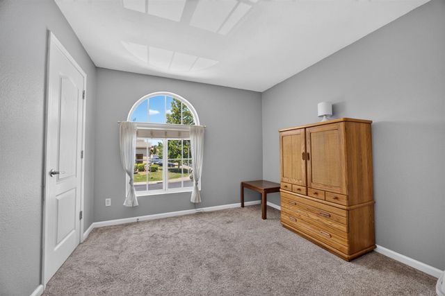 4111 Blossomwood Ct, Rocklin, CA 95677