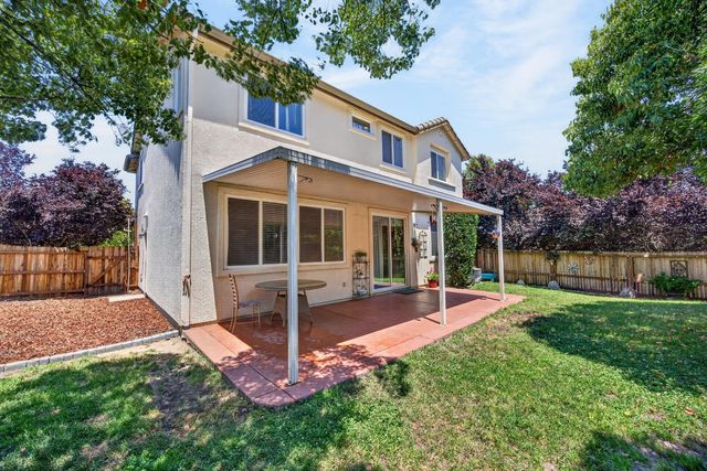 4111 Blossomwood Ct, Rocklin, CA 95677