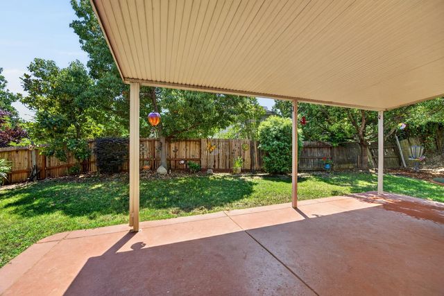 4111 Blossomwood Ct, Rocklin, CA 95677