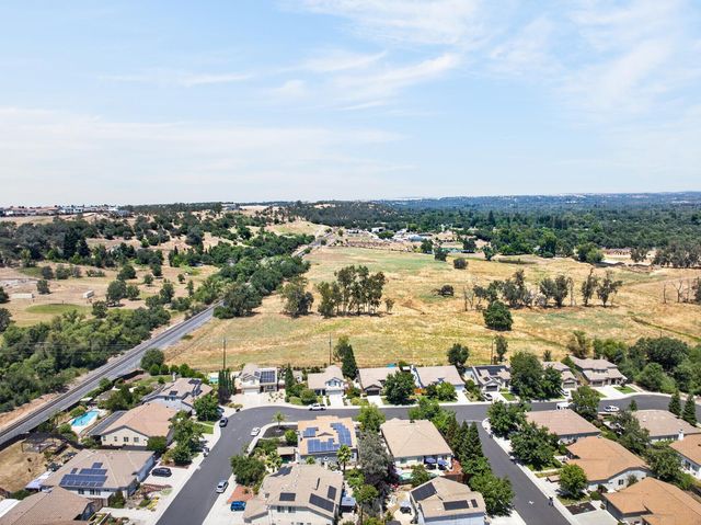 4111 Blossomwood Ct, Rocklin, CA 95677