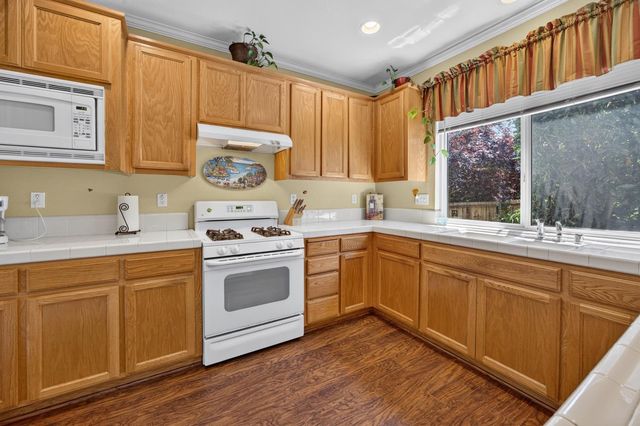 4111 Blossomwood Ct, Rocklin, CA 95677