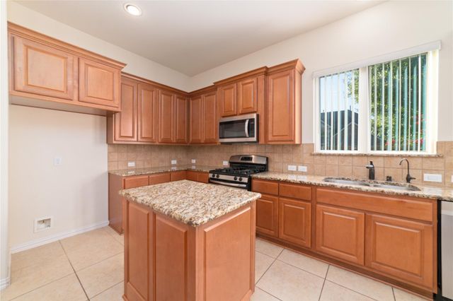 16726 Aliana Lakes Court, Richmond, TX 77407