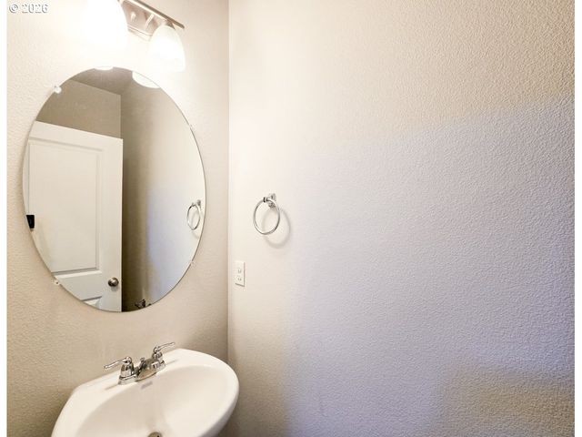 2220 Se 16TH St, Gresham, OR 97080