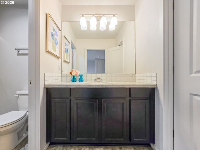 2220 Se 16TH St, Gresham, OR 97080