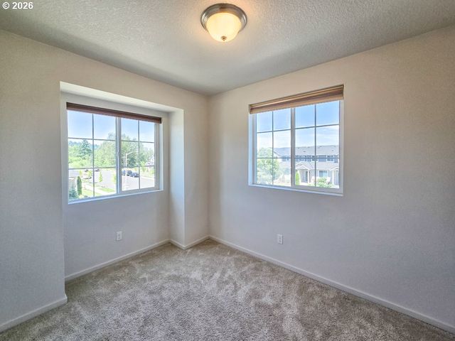 2220 Se 16TH St, Gresham, OR 97080