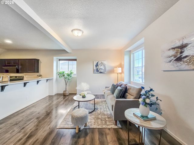 2220 Se 16TH St, Gresham, OR 97080