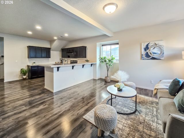 2220 Se 16TH St, Gresham, OR 97080