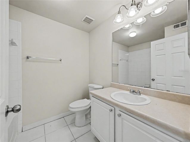 5701 BENTGRASS DRIVE 18-207, Sarasota, FL 34235