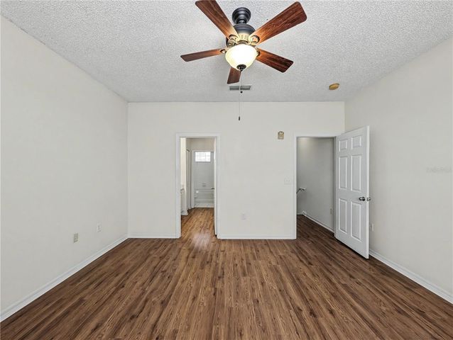 5701 BENTGRASS DRIVE 18-207, Sarasota, FL 34235