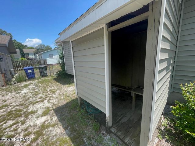 141 NE 33rd Street, Oak Island, NC 28465