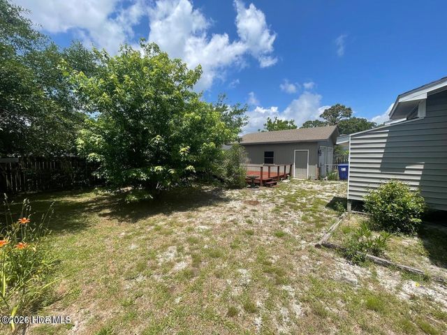 141 NE 33rd Street, Oak Island, NC 28465