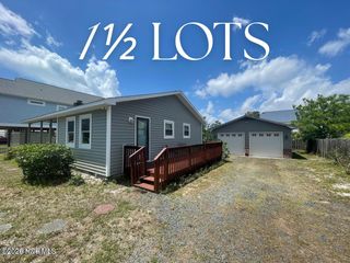 141 NE 33rd Street, Oak Island, NC 28465